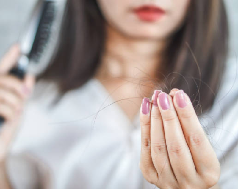 La cure anti-chute de cheveux idéale pour les hommes et les femmes